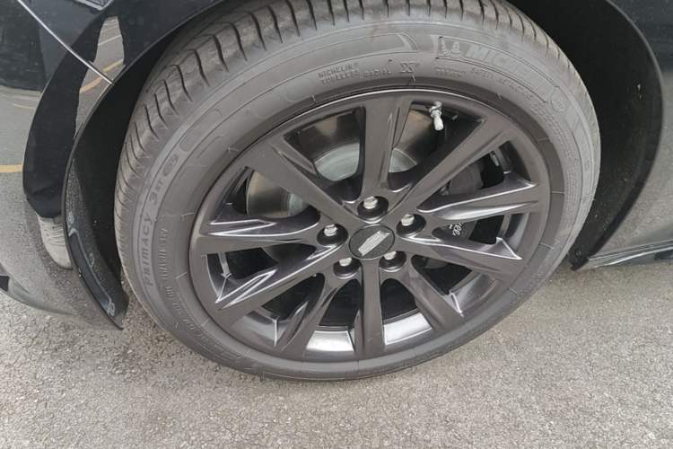 Used Cadillac CT5 2024 28T Prestige Edition Left Front Wheel Hub