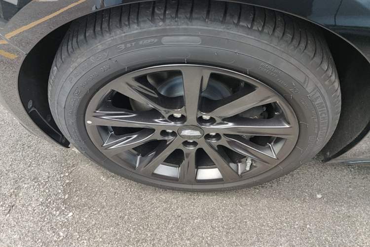 Used Cadillac CT5 2024 28T Prestige Edition Left Front Wheel Hub