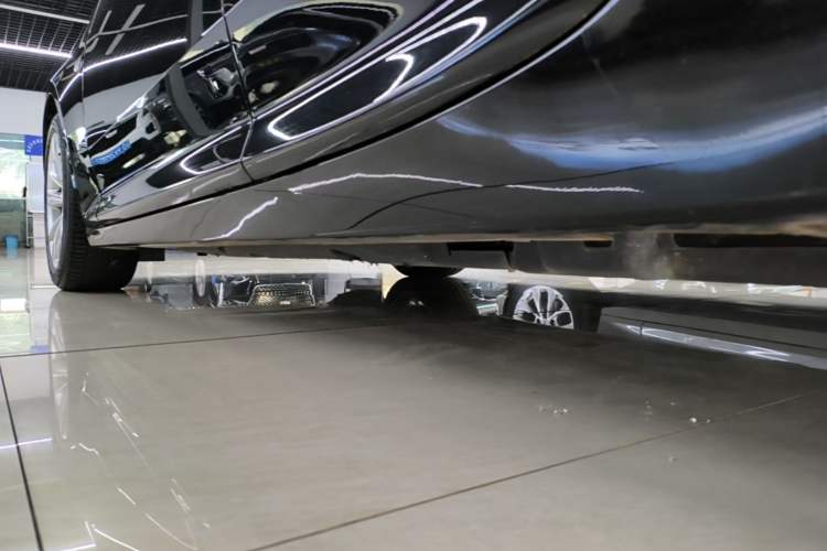 Used Cadillac CT5 2024 28T Luxury Pro Trim Left Side Sill