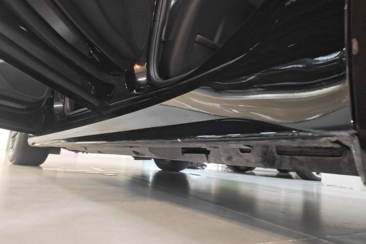 Used Cadillac CT5 2024 28T Prestige Edition Left Side Sill