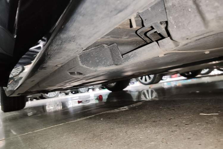 Used Cadillac CT5 2024 28T Luxury Pro Trim Left Side Sill
