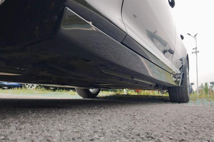 Used Cadillac CT5 2024 28T Luxury Pro Trim Left Side Sill