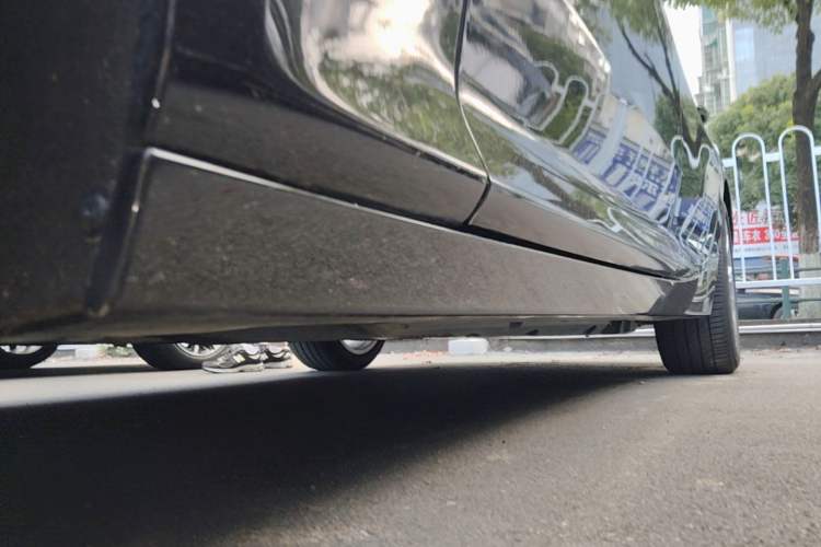 Used Cadillac CT5 2024 28T Luxury Pro Trim Left Side Sill