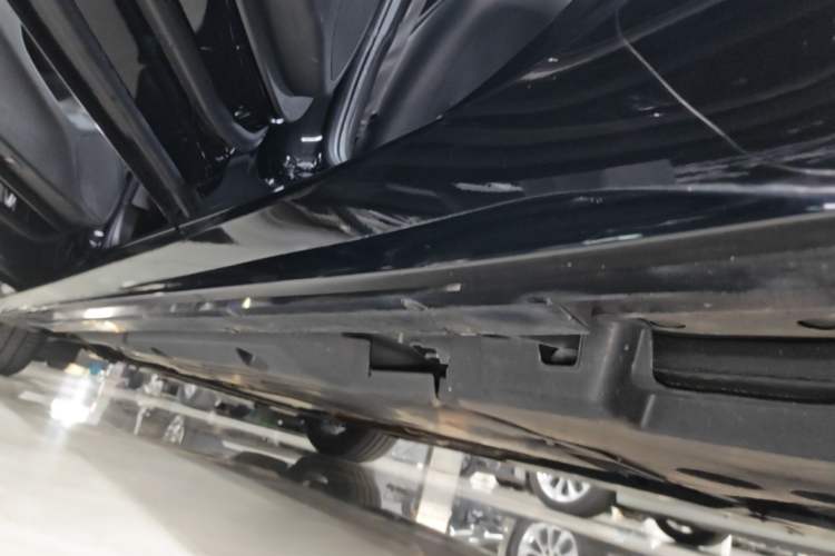 Used Cadillac CT5 2024 28T Prestige Edition Left Side Sill