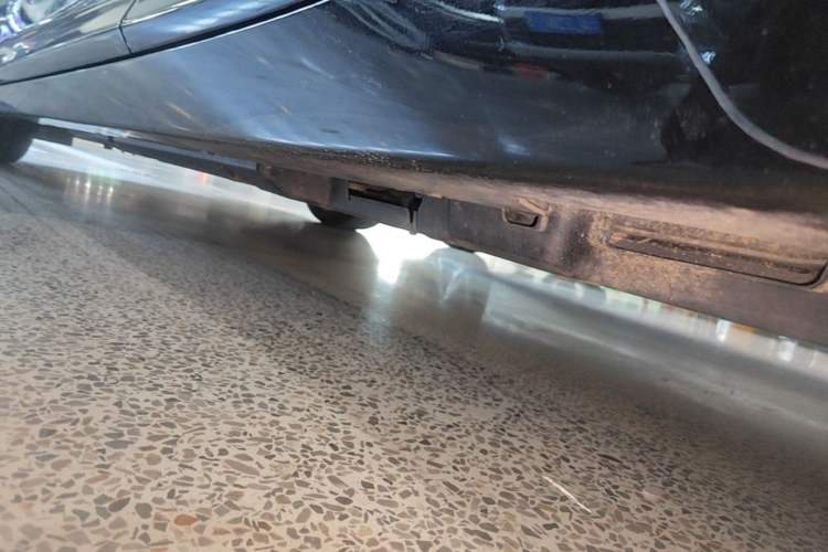 Used Cadillac CT5 2024 28T Luxury Version Left Side Sill