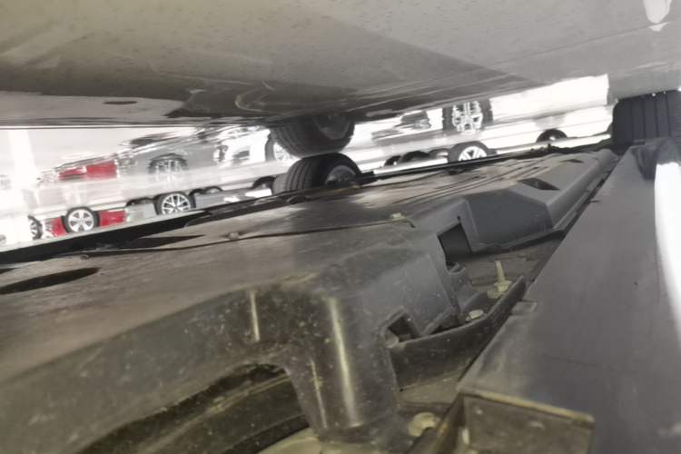 Used Cadillac CT5 2024 28T Luxury Version Left Side Sill
