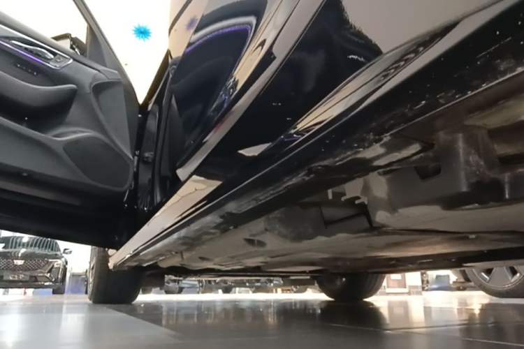 Used Cadillac CT5 2024 28T Prestige Edition Left Side Sill