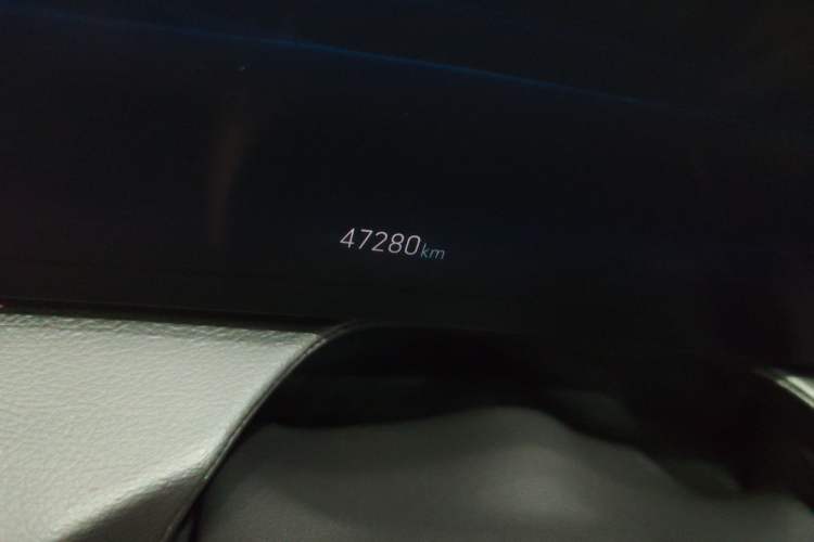 Used Cadillac CT5 2024 28T Luxury Pro Trim Odometer Close Up