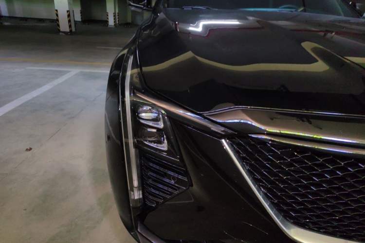 Used Cadillac CT5 2024 28T Prestige Edition Right Front Headlight
