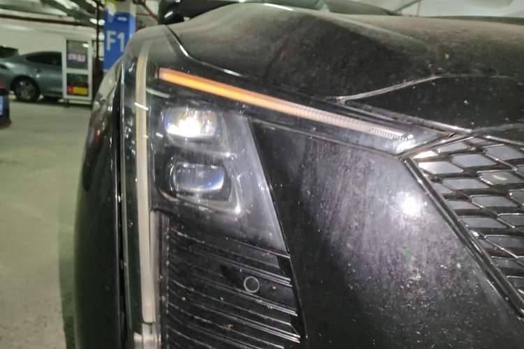 Used Cadillac CT5 2024 28T Luxury Pro Trim Right Front Headlight