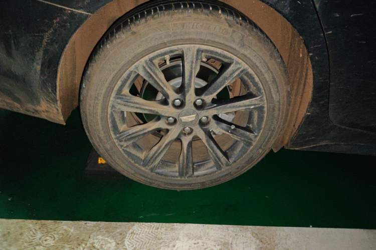 Used Cadillac CT5 2024 28T Prestige Edition Right Front Wheel Hub