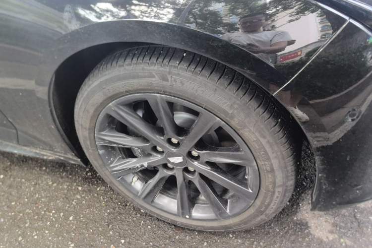 Used Cadillac CT5 2024 28T Prestige Edition Right Front Wheel Hub