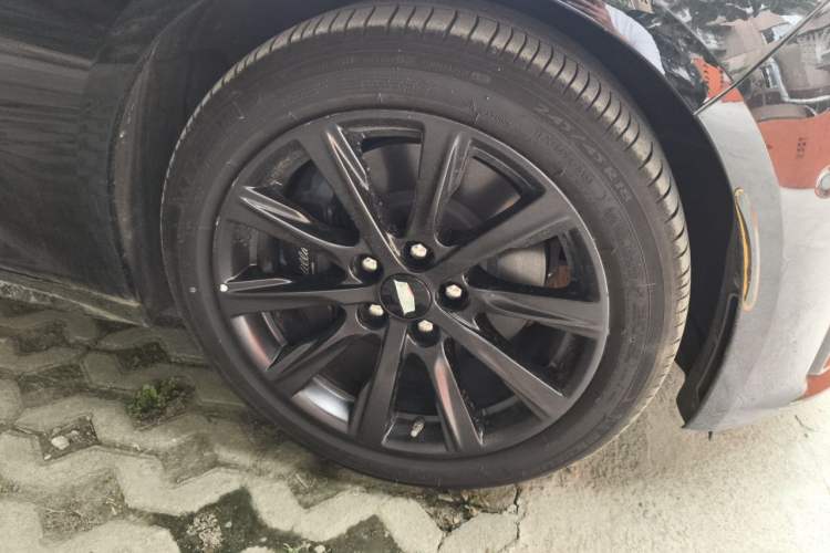 Used Cadillac CT5 2024 28T Prestige Edition Right Front Wheel Hub