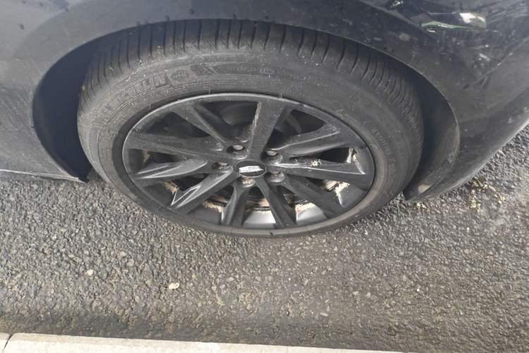 Used Cadillac CT5 2024 28T Prestige Edition Right Front Wheel Hub