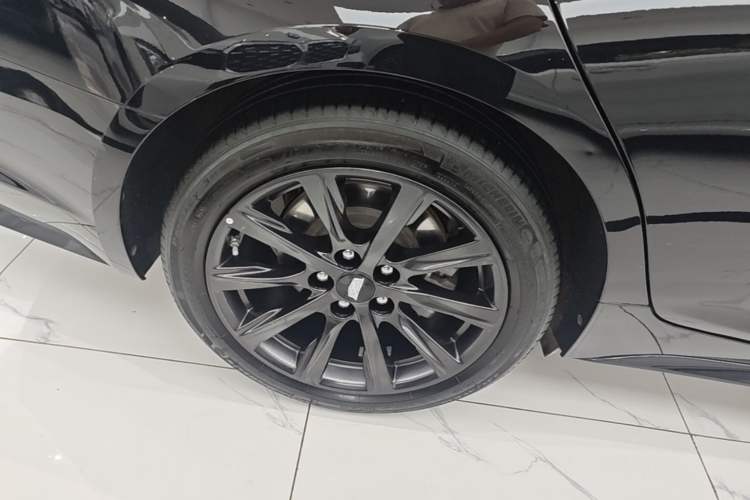 Used Cadillac CT5 2024 28T Prestige Edition Right Rear Wheel Hub