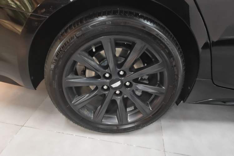 Used Cadillac CT5 2024 28T Prestige Edition Right Rear Wheel Hub