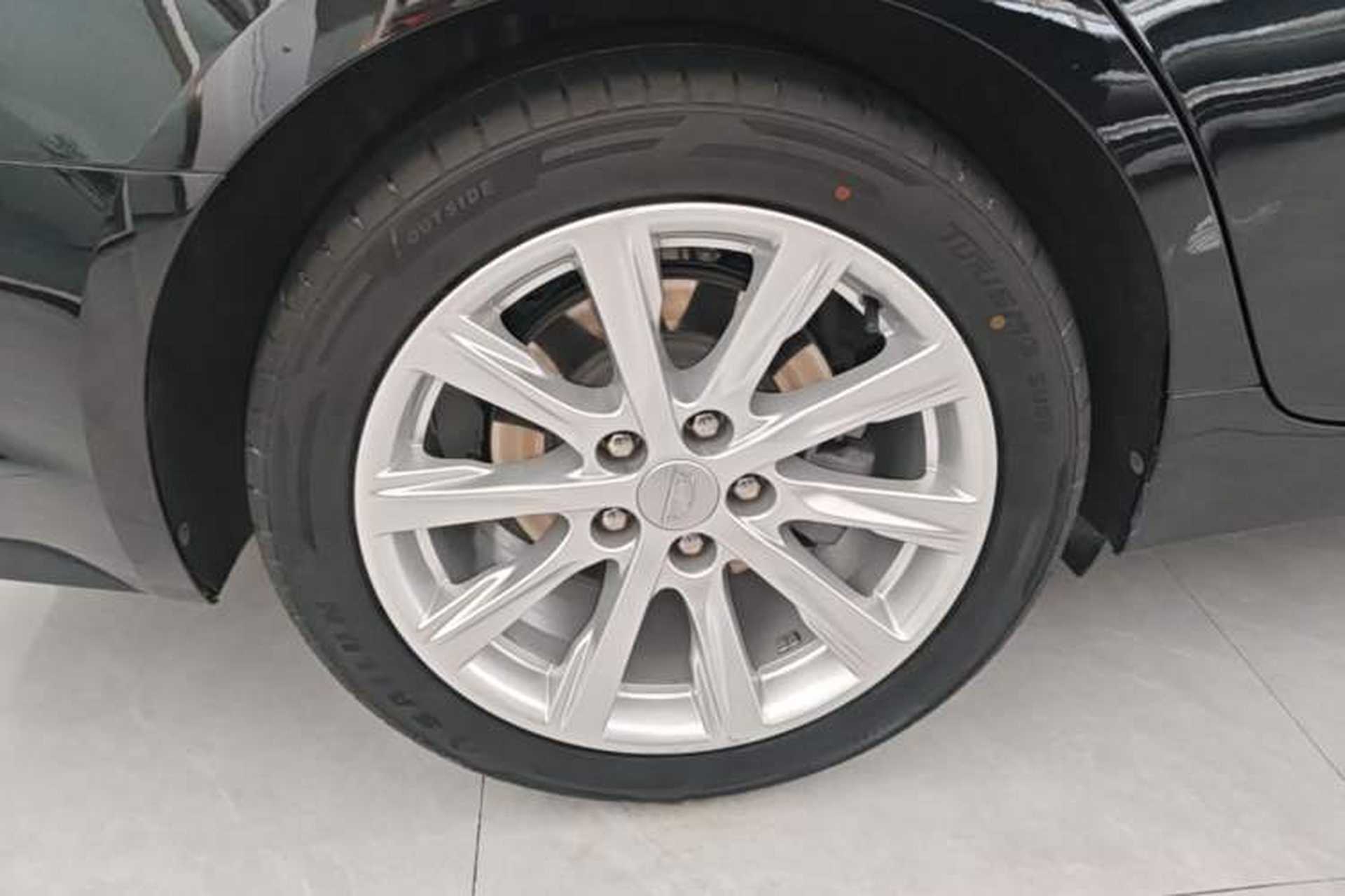 Used Cadillac CT5 2024 28T Luxury Version Right Rear Wheel Hub