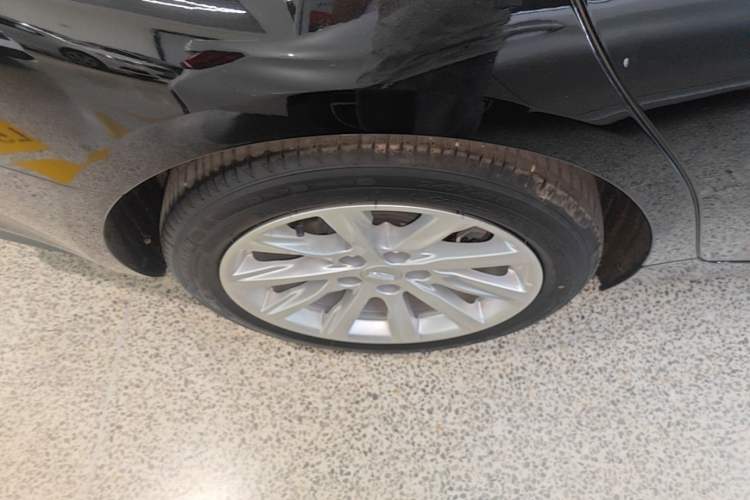 Used Cadillac CT5 2024 28T Luxury Version Right Rear Wheel Hub