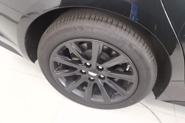 Used Cadillac CT5 2024 28T Prestige Edition Right Rear Wheel Hub