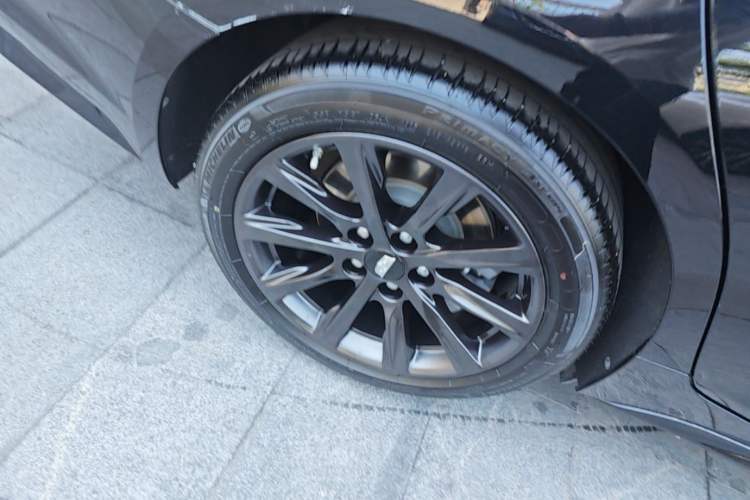 Used Cadillac CT5 2024 28T Prestige Edition Right Rear Wheel Hub