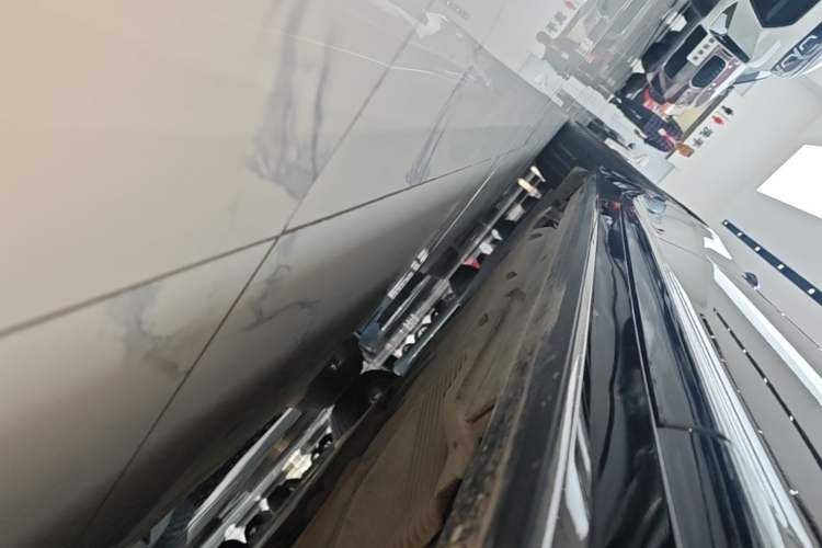 Used Cadillac CT5 2024 28T Prestige Edition Right Side Sill