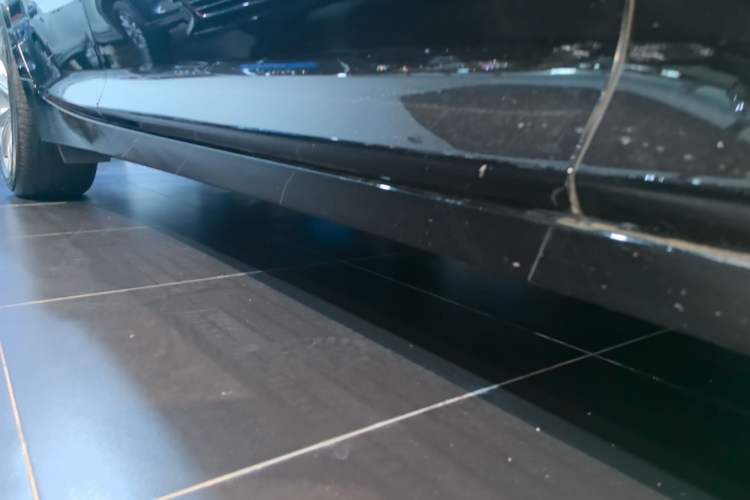 Used Cadillac CT5 2024 28T Luxury Pro Trim Right Side Sill