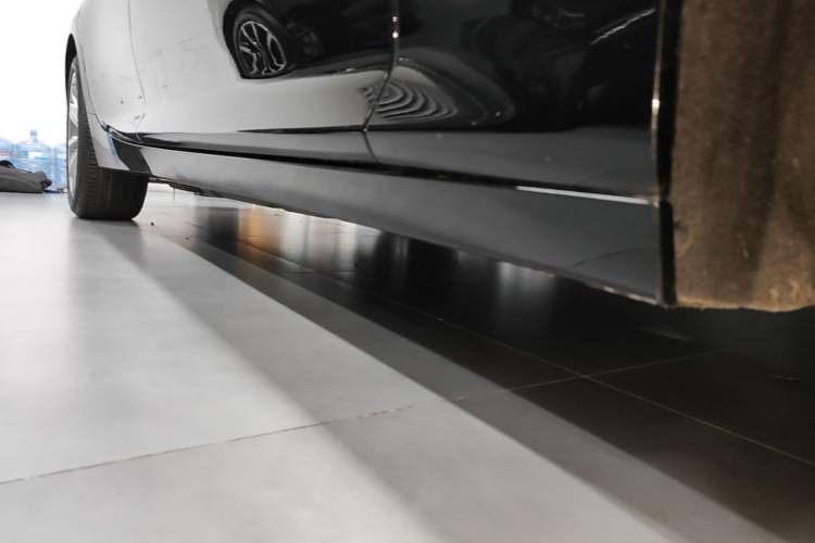 Used Cadillac CT5 2024 28T Luxury Pro Trim Right Side Sill