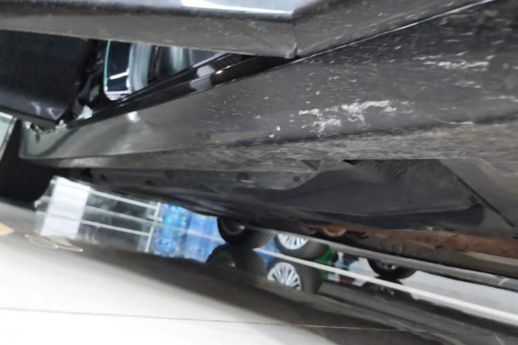 Used Cadillac CT5 2024 28T Luxury Pro Trim Right Side Sill