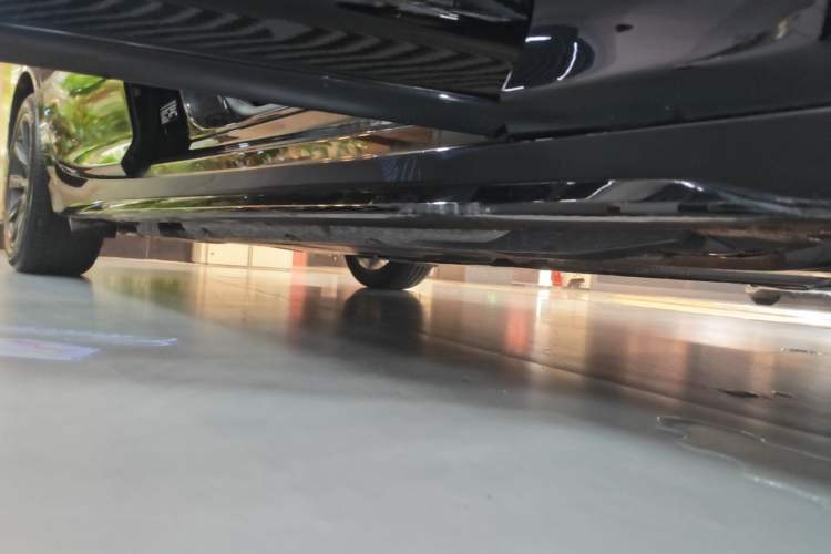 Used Cadillac CT5 2024 28T Prestige Edition Right Side Sill