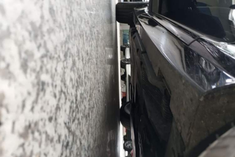 Used Cadillac CT5 2024 28T Luxury Pro Trim Right Side Sill