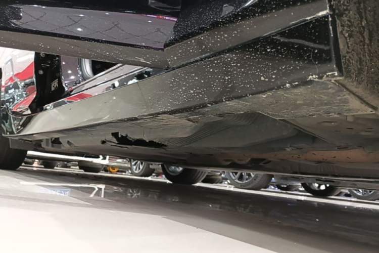 Used Cadillac CT5 2024 28T Luxury Pro Trim Right Side Sill