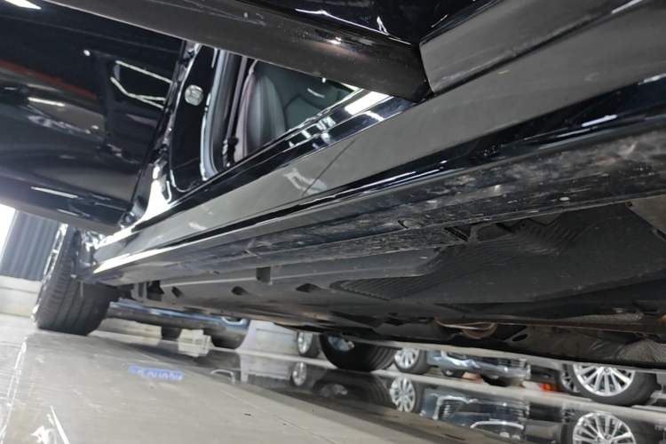 Used Cadillac CT5 2024 28T Prestige Edition Right Side Sill