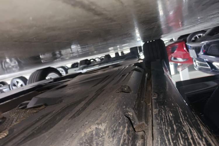 Used Cadillac CT5 2024 28T Luxury Version Right Side Sill
