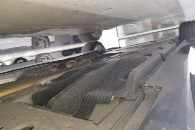 Used Cadillac CT5 2024 28T Luxury Version Right Side Sill