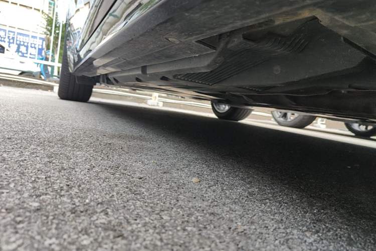 Used Cadillac CT5 2024 28T Prestige Edition Right Side Sill
