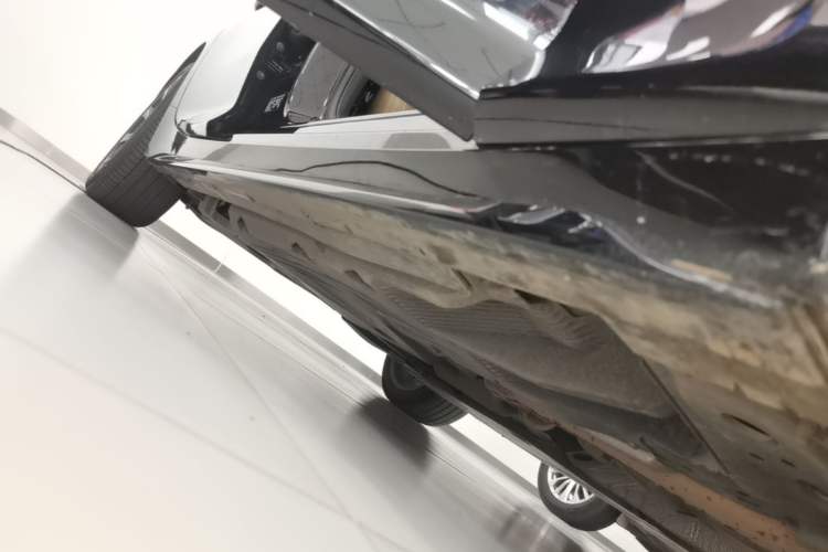 Used Cadillac CT5 2024 28T Prestige Edition Right Side Sill
