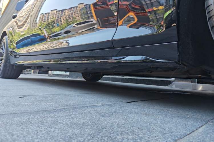 Used Cadillac CT5 2024 28T Prestige Edition Right Side Sill