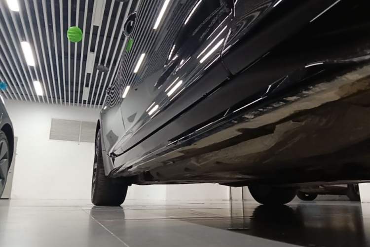 Used Cadillac CT5 2024 28T Prestige Edition Right Side Sill