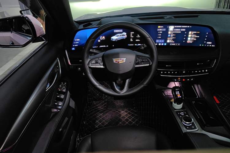 Used Cadillac CT5 2024 28T Luxury Pro Trim Steering Wheel