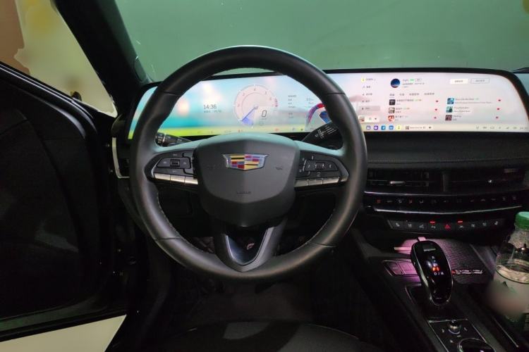 Used Cadillac CT5 2024 28T Prestige Edition Steering Wheel