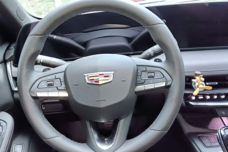 Used Cadillac CT5 2024 28T Luxury Pro Trim Steering Wheel