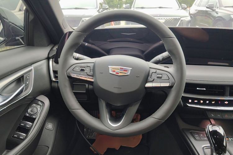 Used Cadillac CT5 2024 28T Luxury Pro Trim Steering Wheel