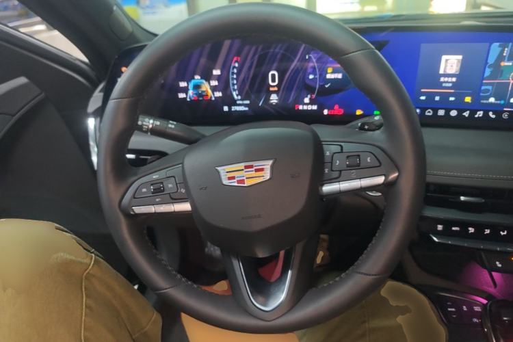 Used Cadillac CT5 2024 28T Luxury Pro Trim Steering Wheel