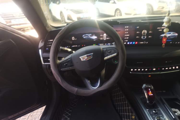 Used Cadillac CT5 2024 28T Luxury Pro Trim Steering Wheel