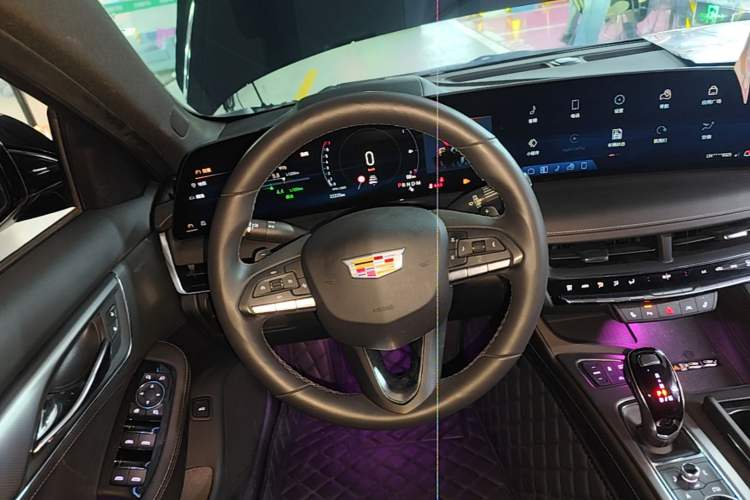 Used Cadillac CT5 2024 28T Luxury Pro Trim Steering Wheel