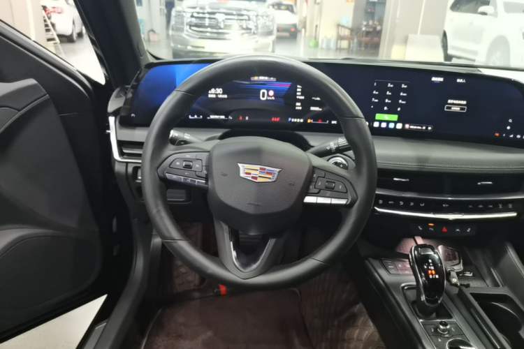 Used Cadillac CT5 2024 28T Luxury Pro Trim Steering Wheel