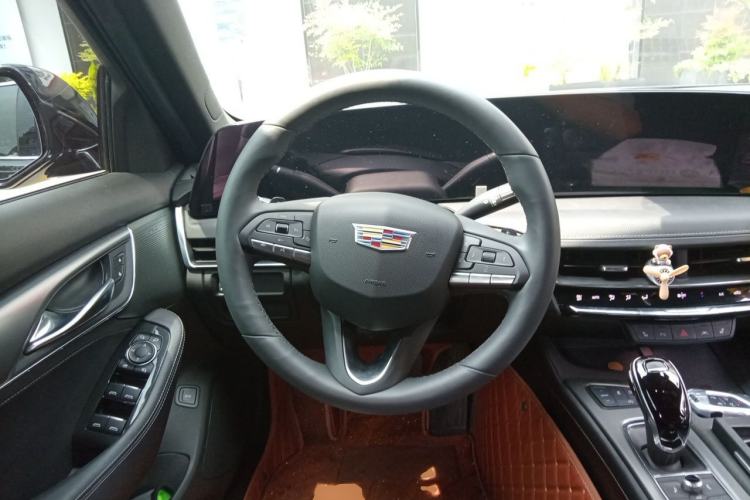 Used Cadillac CT5 2024 28T Luxury Pro Trim Steering Wheel