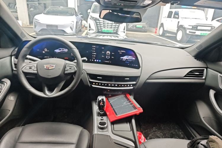 Used Cadillac CT5 2024 28T Luxury Pro Trim Center Console