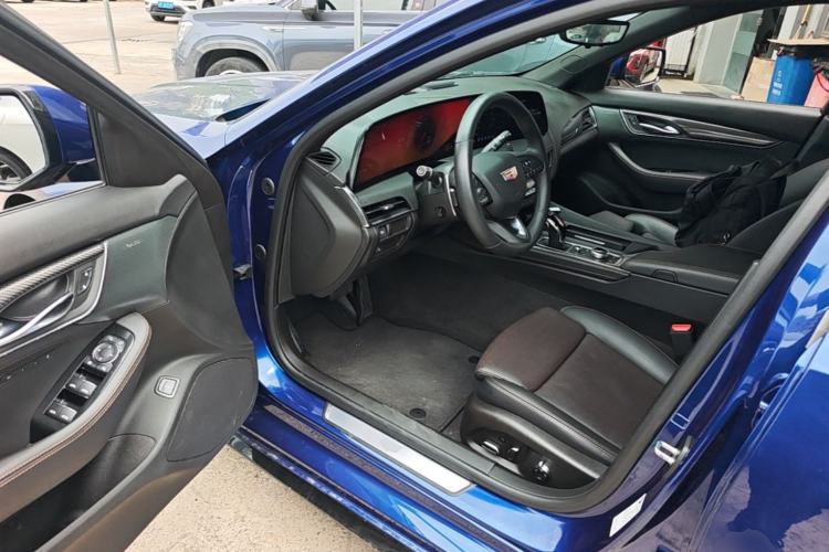 Used Cadillac CT5 2024 28T Platinum Edition Driver Seat