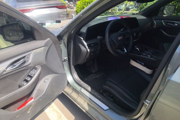 Used Cadillac CT5 2024 28T Luxury Pro Trim Driver Seat